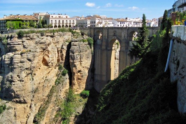 Die historische Brücke Puente Nuevo in Ronda - © Bildpixel / pixelio (rkn)