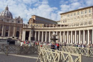 Der Petersplatz: Open Air Gelände für Papst Inszenierungen (© InterDomizil GmbH)