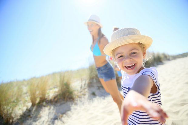 So richtig erholen im Familienurlaub auf Rügen - Foto: goodluz/Fotolia.com