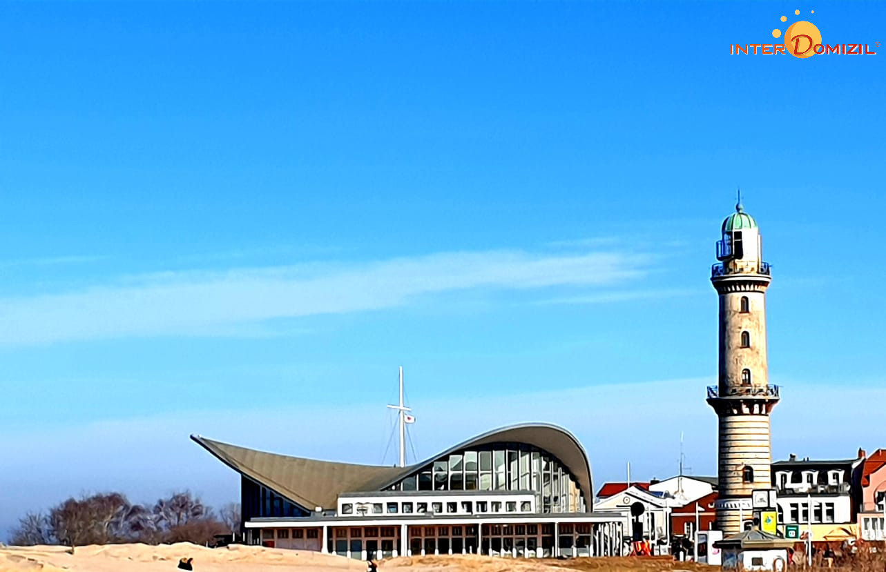 Teepot und Leuchtturm Warnemünde