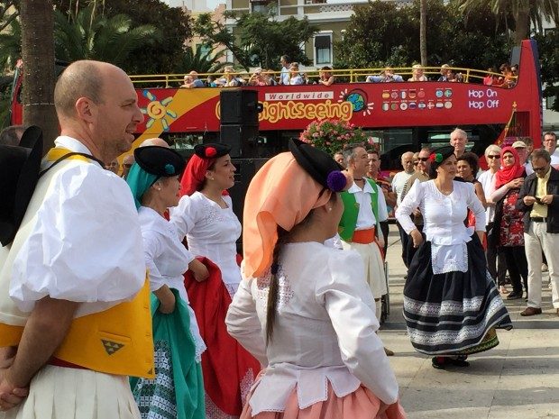 Tanzgruppe in Las Palmas de Gran Canaria, Copyright © Marion Hagedorn/InterDomizil