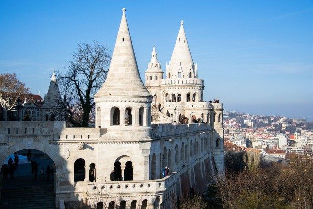 Ein Blick auf die Fischerbastei von Budapest - Foto: lukaskontakt/Pixabay