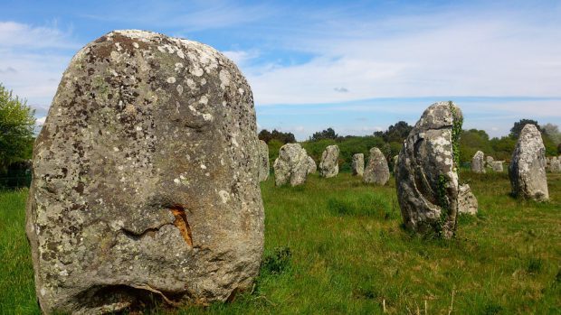 Carnac, beeindruckende Steinlandschaft in der Bretagne - Foto: Pixabay (CC0)