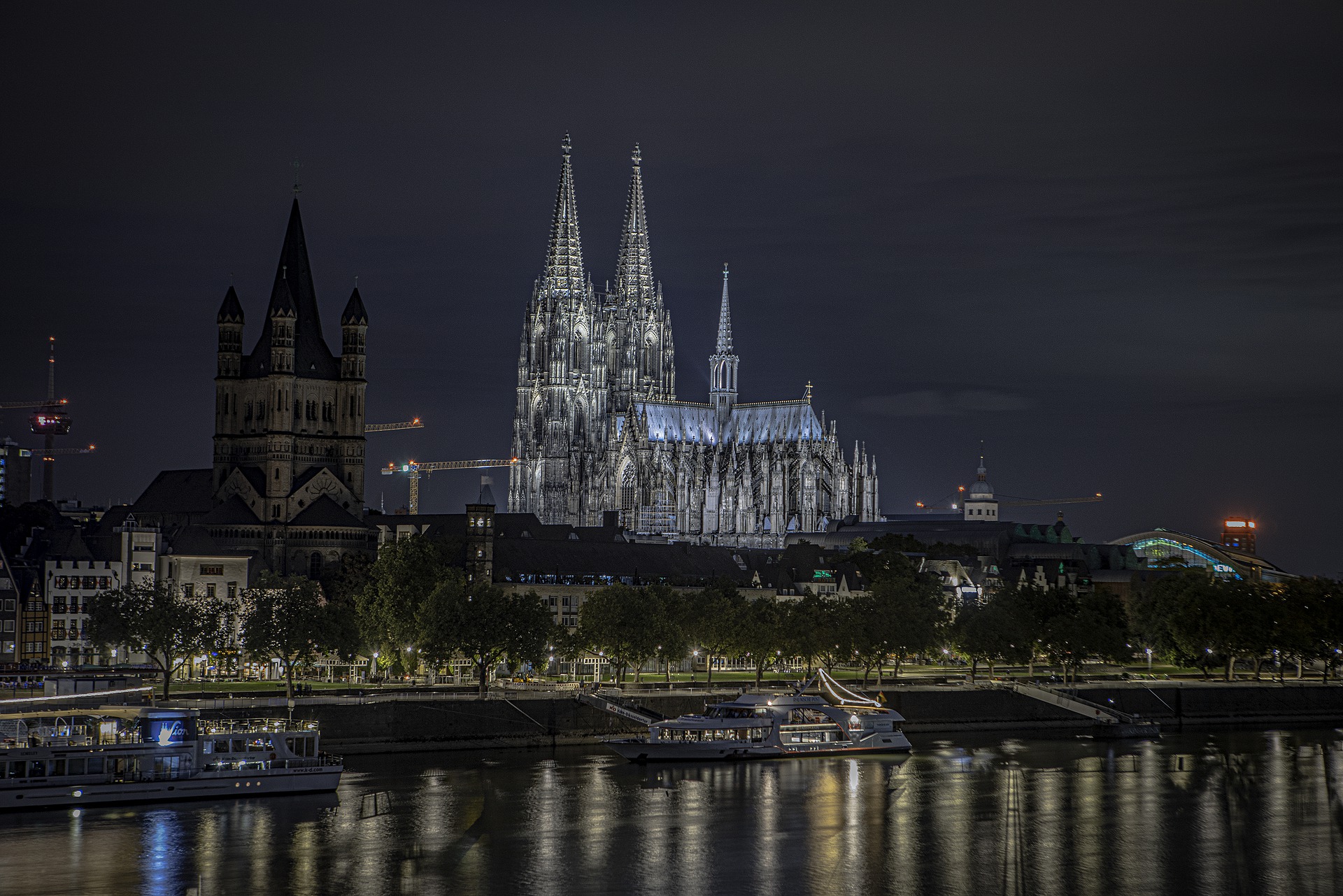 Kölner Dom bei Nacht