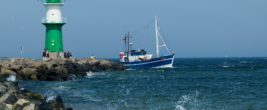 lighthouse-1726284_1920 lighthouse-1726284_1920
