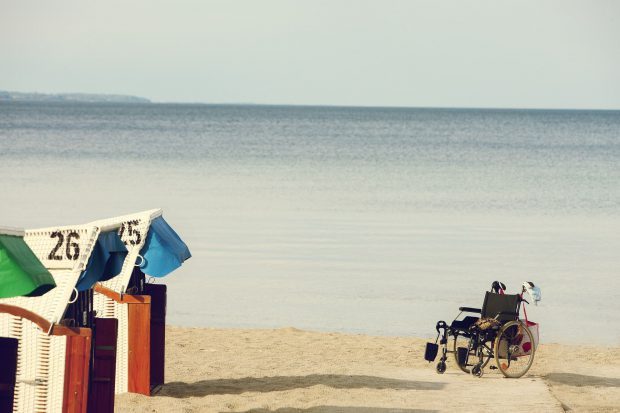 Mit dem Rollstuhl an den Baaber Strand // BIld: Pixabay (CC0)