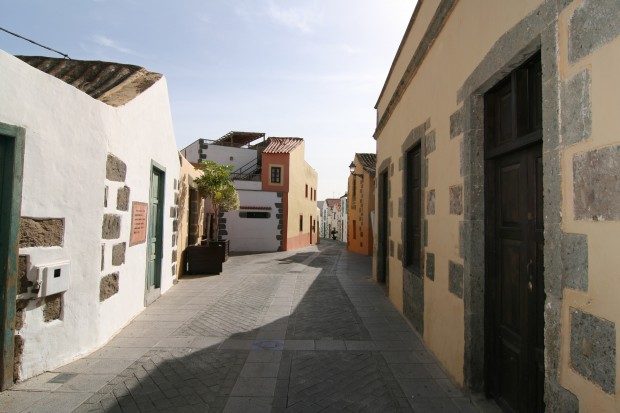 Gasse in Agüimes / Copyright © Marion Hagedorn/InterDomizil 